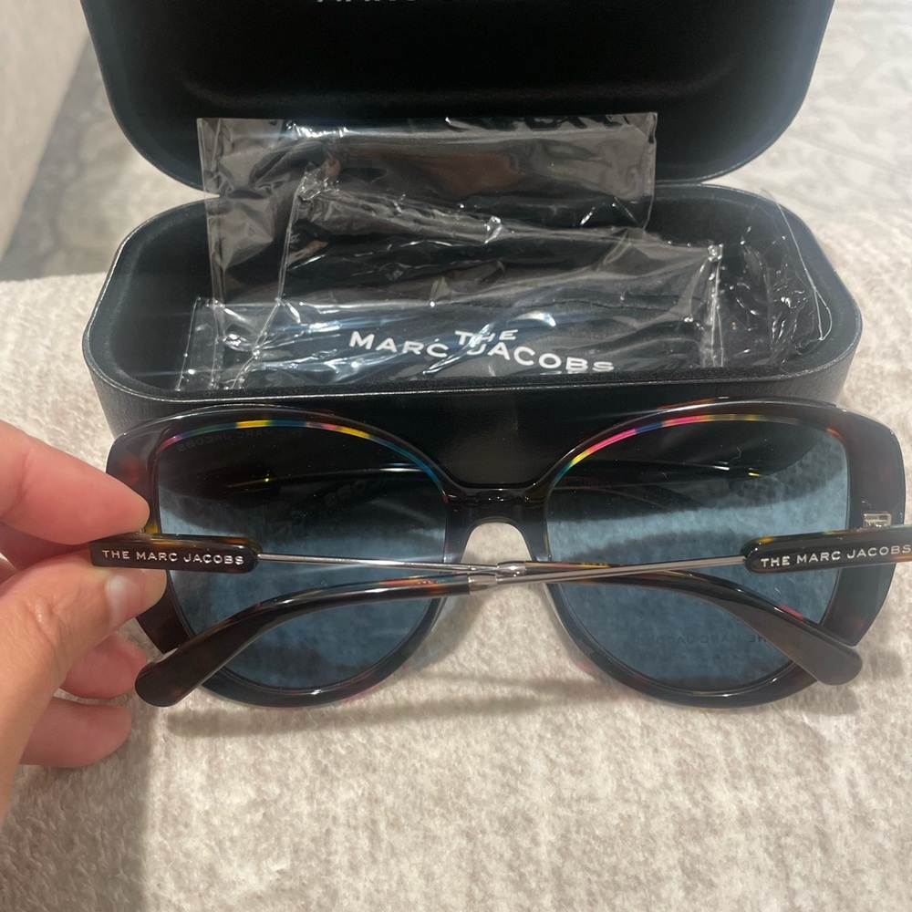 BRAND NEW Marc Jacobs Tortoise Shell Over Size Cat Eye Shape Sunglasses - Picture 2 of 7